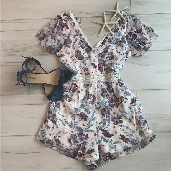 Abercrombie & Fitch Pants - Abercrombie & Fitch floral romper size S